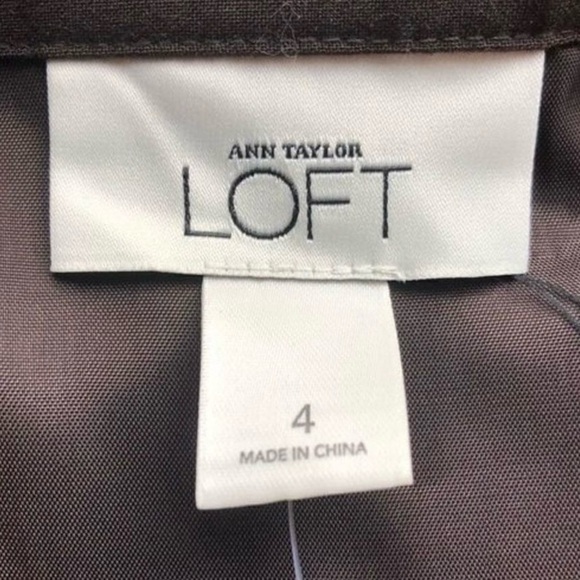 Elegant Floral Embroidered Skirt - Picture 3 of 4